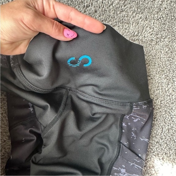 Thin Blue line leggings NWOT - Picture 4 of 6